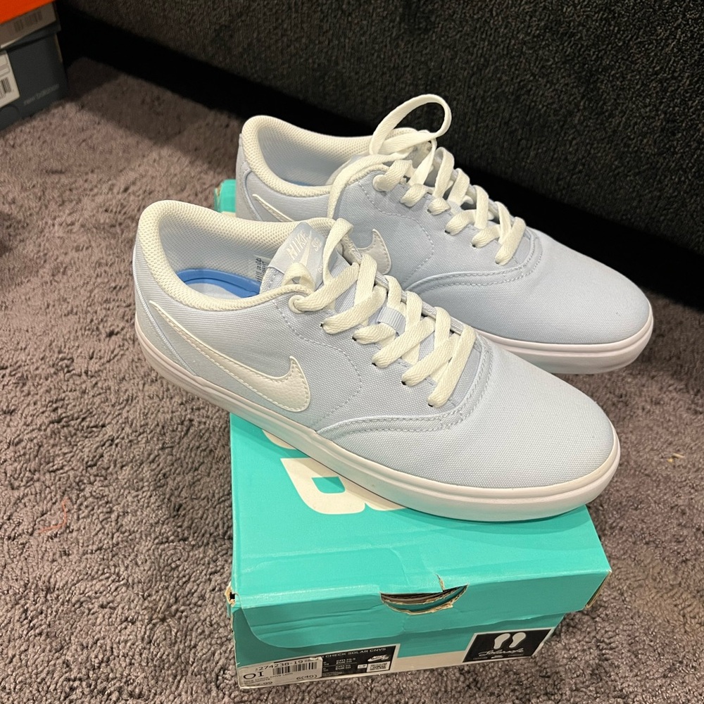 Women’s Nike SB Check Solar Canvas Sneakers